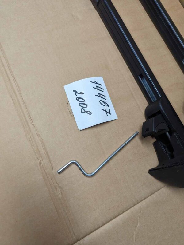 Bagażnik dachowy bazowy belki poprzeczki Oryginał Peugeot 2008 1. 2013-2019