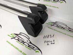 PXL_20230927_104633321_scaled.jpg Bagażnik dachowy bazowy belki poprzeczki Oryginał Focus 2 kombi