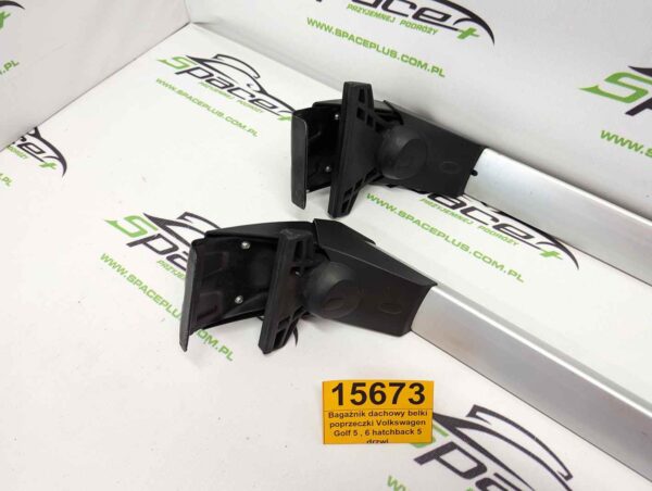 PXL_20240531_072730742_scaled.jpg Bagażnik dachowy bazowy belki poprzeczki Volkswagen Golf 5 , 6 hatchback 5 drzwi