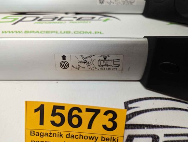 PXL_20240531_072736166_scaled.jpg Bagażnik dachowy bazowy belki poprzeczki Volkswagen Golf 5 , 6 hatchback 5 drzwi