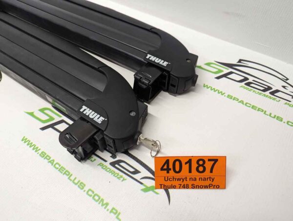 PXL_20241126_150217585_scaled.jpg Uchwyt na narty Thule 748 SnowPro na 4 pary nart