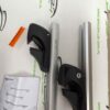 Bagażnik dachowy bazowy belki poprzeczki Amazon Basics 132cm B083T53K3P na otwarte relingi.