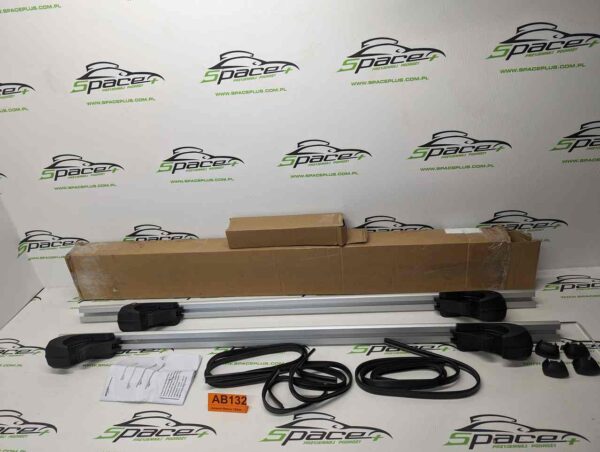 PXL_20250409_161549589_scaled.jpg Bagażnik dachowy bazowy belki poprzeczki Amazon Basics 132cm B083T53K3P na otwarte relingi.