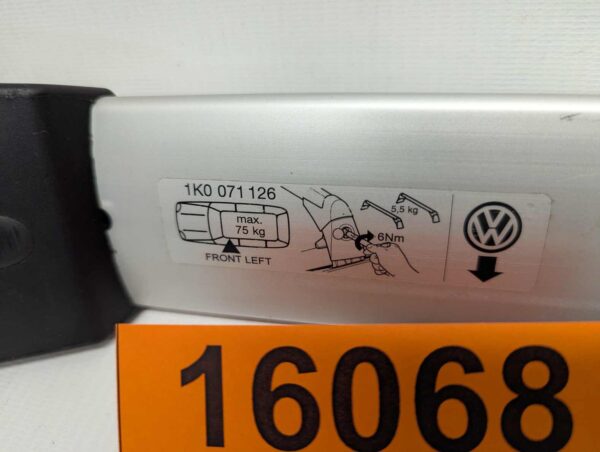 PXL_20250604_114432833_scaled.jpg Bagażnik dachowy bazowy belki poprzeczki Volkswagen Golf 5 , 6 hatchback 5 drzwi