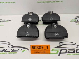 PXL_20250730_145724592_scaled.jpg Stopy bagażnika dachowego z kitem do samochodów Opel Crossland X, Grandland X. na relingi.