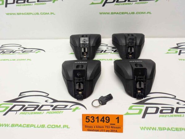 PXL_20250730_151009578_scaled.jpg Stopy bagażnika dachowego z kitem do samochodu Nissan Qashqai J11 po 2014 na relingi.