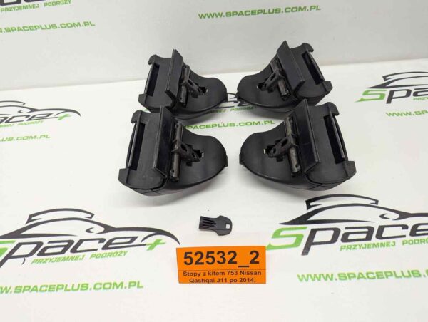 PXL_20250730_151246192_scaled.jpg Stopy bagażnika dachowego z kitem do samochodu Nissan Qashqai J11 po 2014 na relingi.