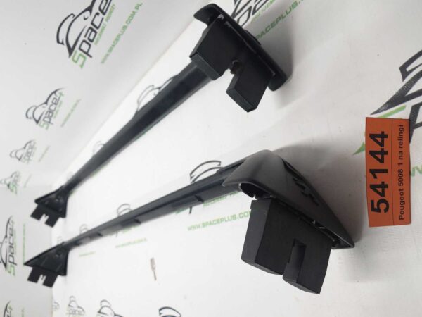 Bagażnik dachowy bazowy belki poprzeczki Peugeot 5008 1 na relingi