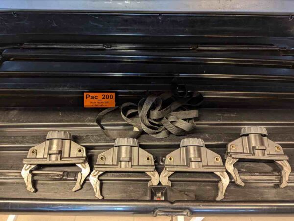 PXL_20251110_100253930_scaled.jpg Box boks bagażnik dachowy box Thule Pacific 200. 175x82x45cm