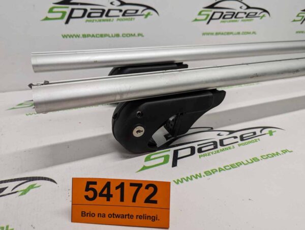 PXL_20251115_121617272_scaled.jpg Bagażnik dachowy bazowy belki poprzeczki Brio na otwarte relingi.