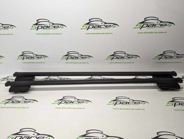 PXL_20250113_134216887_scaled.jpg Bagażnik dachowy bazowy na otwarte relingi Thule 775 Squarebar 108cm z napisem Renault.