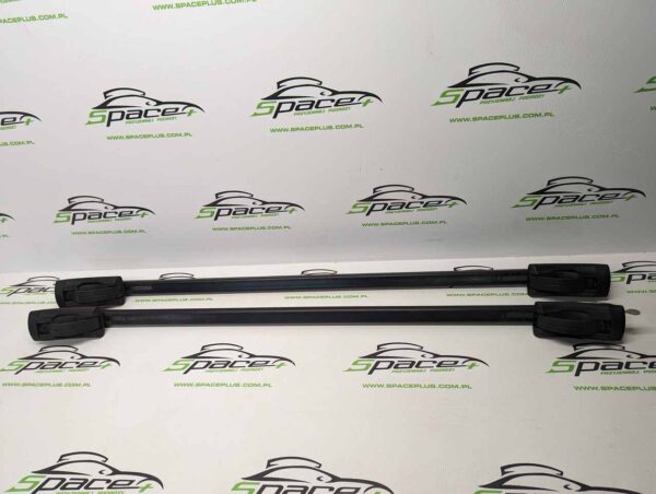 PXL_20250113_134222603_scaled-1.jpg Bagażnik dachowy bazowy na otwarte relingi Thule 775 Squarebar 120cm z napisem Renault.