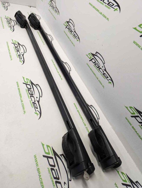 PXL_20250113_134230469_scaled-3.jpg Bagażnik dachowy bazowy na otwarte relingi Thule 775 Squarebar 135cm z napisem Renault.