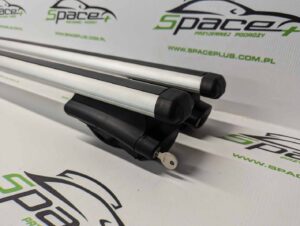 PXL_20250113_134340028_scaled-2.jpg Bagażnik dachowy bazowy na otwarte relingi Thule 775 aerobar 127cm z napisem Renault.