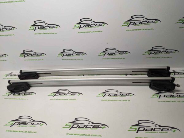 Bagażnik dachowy bazowy na otwarte relingi Thule 775 wingbar 127cm z napisem Renault.