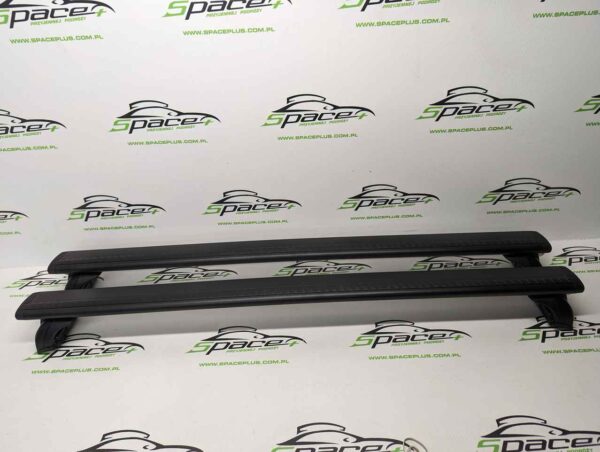 PXL_20250121_114454229_scaled.jpg Bagażnik dachowy bazowy belki poprzeczki Oryginał Volvo V60, V60CC Cross Country Y20, XC60