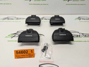 PXL_20260124_091932959_scaled.jpg Stopy bagażnika dachowego z kitem do samochodu Nissan Qashqai J11 po 2014 na relingi.