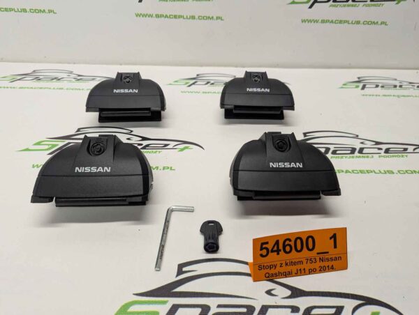 PXL_20260124_093316599_scaled.jpg Stopy bagażnika dachowego z kitem do samochodu Nissan Qashqai J11 po 2014 na relingi.