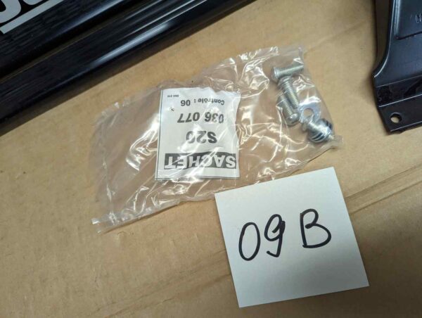 Bagażnik dachowy bazowy Carpoint 09B Peugeot 306