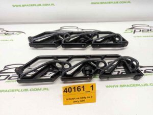 Uchwyt na narty na 3 pary nart.