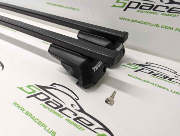 Bagaznik dachowy Thule SquareBar 760 + Stopy 7104