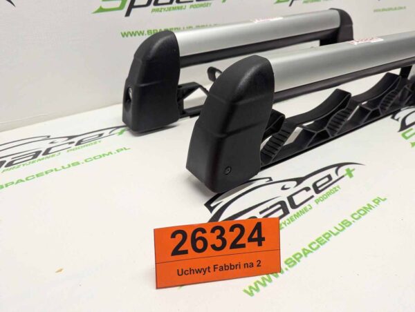 Uchwyt Fabbri na 2 pary nart lub 2 snowboardy na belki aluminiowe.