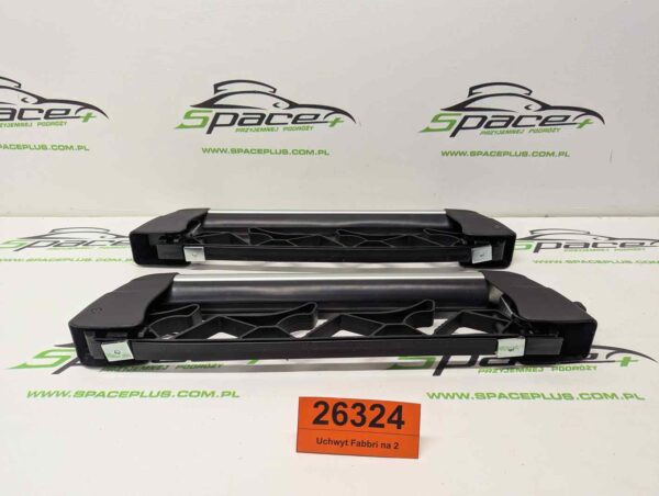 Uchwyt Fabbri na 2 pary nart lub 2 snowboardy na belki aluminiowe.