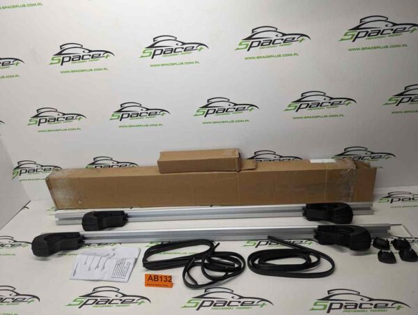 PXL_20250409_161549589_scaled-1.jpg Bagażnik dachowy bazowy belki poprzeczki Amazon Basics 132cm B083T53K3P na otwarte relingi.