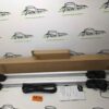 PXL_20250409_162331459_scaled-1.jpg Bagażnik dachowy bazowy belki poprzeczki Amazon Basics 142cm B083T54H2S na otwarte relingi.