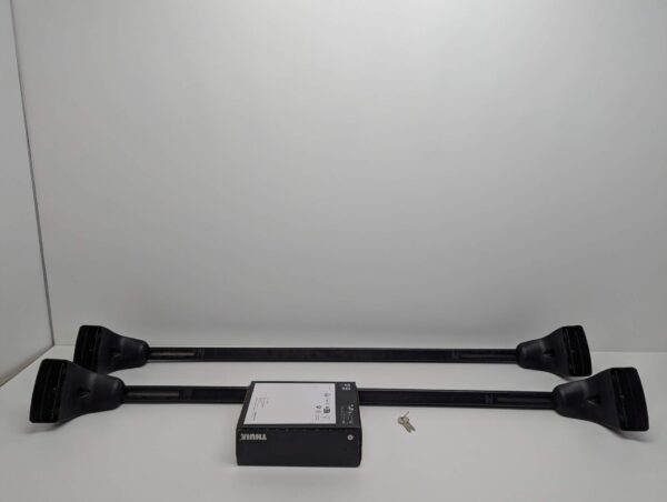 PXL_20260618_092839567_scaled-3.jpg Bagaznik dachowy Thule SquareBar EVO 7124 + Kit 183149 + Stopy 751