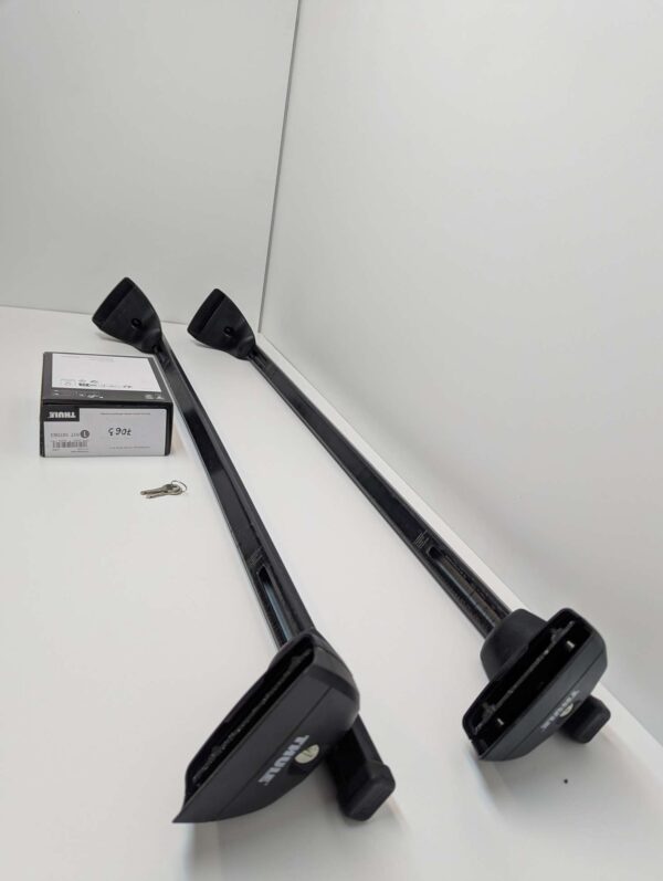 Bagaznik dachowy Thule SquareBar EVO 7123 + Kit 183070 + Stopy 751