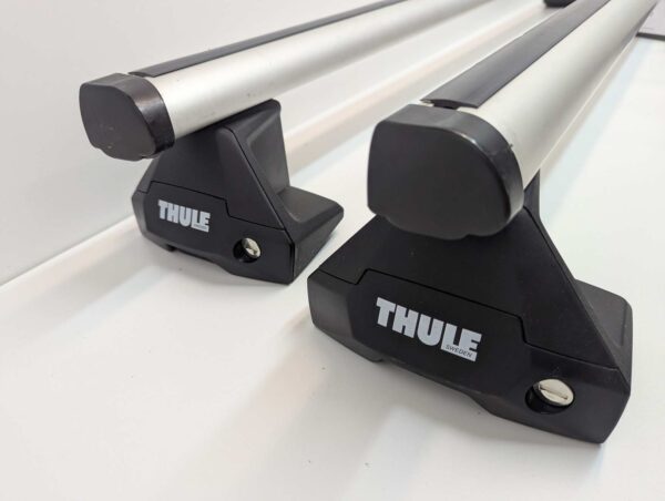 Bagaznik dachowy Thule ProBar 391 + Kit 145047 + Stopy 7105