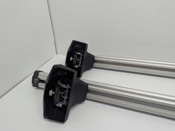 Bagaznik dachowy Thule ProBar 391 + Kit 187045 + Stopy 7107