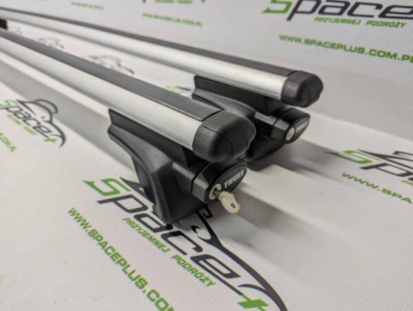 Bagaznik dachowy Thule Aerobar 863 + Stopy 757