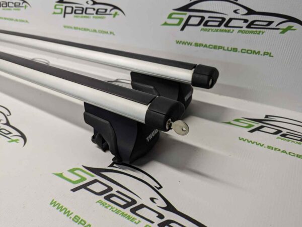 Bagaznik dachowy Thule Aerobar 863 + Stopy 755
