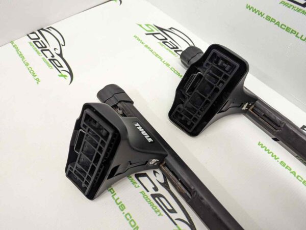 PXL_20241119_154445966_scaled-140.jpg Bagaznik dachowy Thule SquareBar 769 + Kit 141478 + Stopy 750